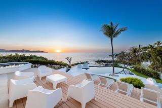Beachfront Cliff Villa 300 degrees Ocean Views, Pool and Jacuzzi - 5