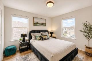 * NEW Stylish 3BR by Tesla, Airport + F1 - 8
