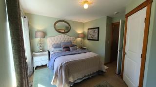 Mt Rainier Way Bedroom with Private Full Bath - 8