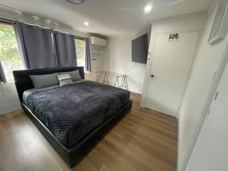 4 bedroom top floor with privacy - 9