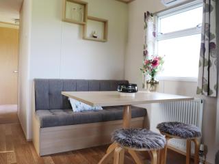 Cozy chalet with a view over the fields - 9