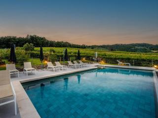 Tuscany Apartment near Vineyards - 9