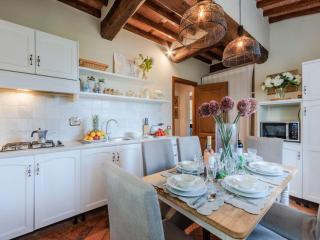 Villa in Monte San Quirico with Private Garden - 2