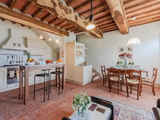 Apartment in Tuscany with Scenic Pool Views - 8