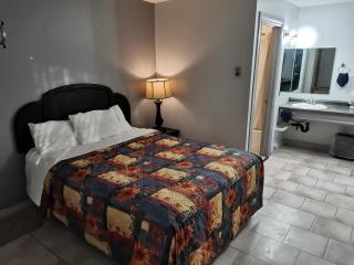 Chaparral Inn - 1