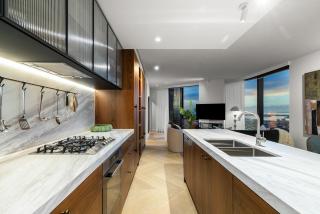 Sky-High Opulence Panoramic Melbourne Views - 2