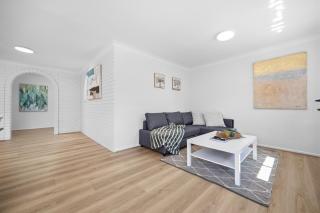 Prime Riverside 3BR Apartment Close to Mall, Park, All Transit, UQ - 9