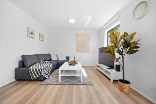 Prime Riverside 3BR Apartment Close to Mall, Park, All Transit, UQ - 7