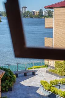 Prime Riverside 3BR Apartment Close to Mall, Park, All Transit, UQ - 5