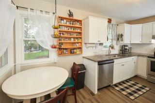 3-bedroom home in Waldo and 15 minutes to Arrowhead stadium - 5