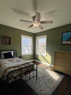 3-bedroom home in Waldo and 15 minutes to Arrowhead stadium - 4