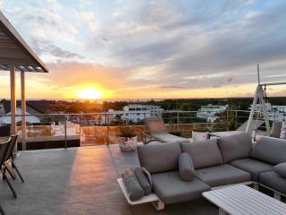 Beachwalk Luxury Sunset Oceanview Penthouse - 9