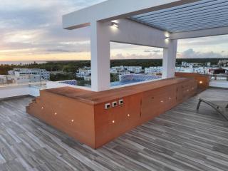 Beachwalk Luxury Sunset Oceanview Penthouse - 3