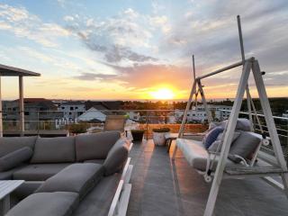 Beachwalk Luxury Sunset Oceanview Penthouse - 1