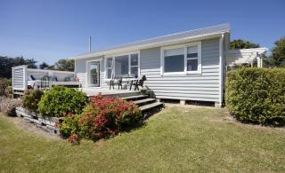 Charming Coastal Hideaway in Moeraki - 1