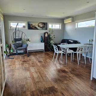 Spacious Family Beach House with Sea Views - 4