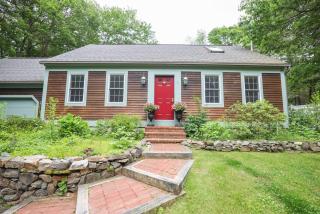 Bright & Spacious Home near to Beaches & Dock SQ - 8