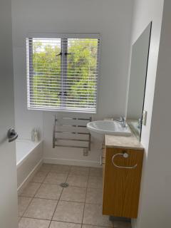 Matarangi Lake-front Villa - 3