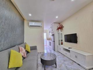 Căn hộ trung tâm 2 phòng ngủ có ban công - Nhìn ra tháp trầm hương - 8