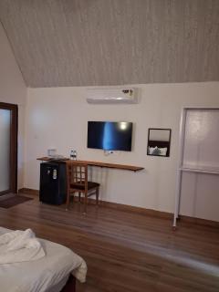 Sea Shades Cottages with Private Jacuzzi - 9