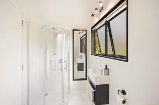 Waters Edge Guest Stay & Spa - 9