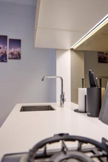 Melbourne CBD Level 33 2 Bedroom Apartment Pool Gym City Views Near Queen Victoria Market - 4