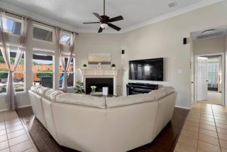 Luxury Oasis-Great Location-heated Spa&Pool/9 Beds - 9