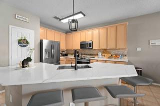Luxury Oasis-Great Location-heated Spa&Pool/9 Beds - 7