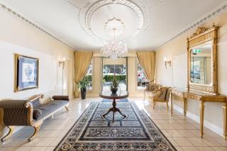 Canterbury International Hotel - 1