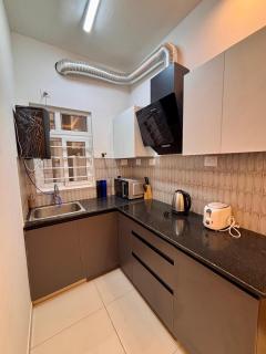 Sweta Aqua View 1BR Apt By Amoret homes - 7