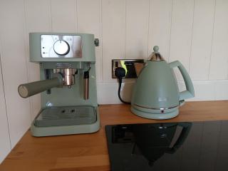 Dinky's Den - 6