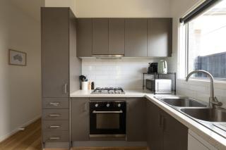 2BD Stylish Family Escape, Heart of Reservoir - 3