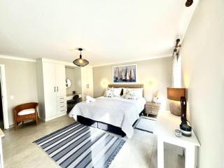 Adrift Guesthouse - 2
