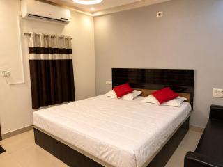 Hotel Skyhigh - Hotel Tushar - 8