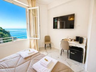 Vertigini Suites, Il Rifugio dell Amore per SOLE COPPIE , A 50m dalla Stazione e dalla Via dell Amore con Vista Mare e Intimità Appagante - 5