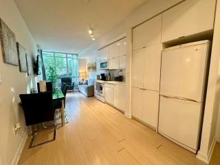 Perfect Location - Comfy Suite - 1