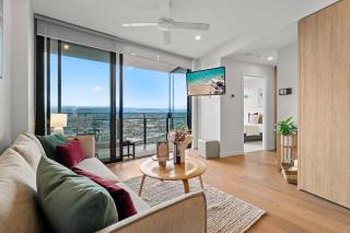 Star Casino Retreat | Level 23 Views + Comfort - 2