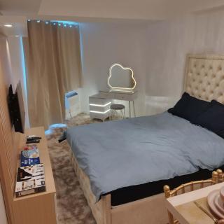 Queen Studio San Fernando: Pampanga - 1