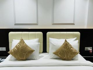 The Green Shadow Hotel - 2