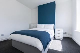 Large House, Perfect for Contractors, Sleeps 8 - 0