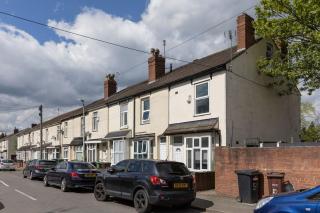 Large House, Perfect for Contractors, Sleeps 8 - 8
