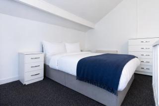 Large House, Perfect for Contractors, Sleeps 8 - 5