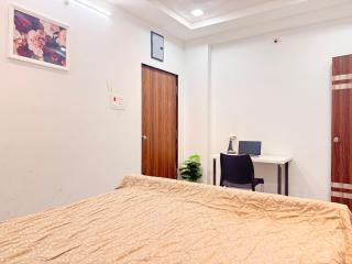 Cosy 3BHK Fully Equipped Apt - Ideal for Groups & Families - 7