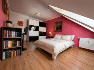 Family Apartment - Sunny Terrace - 3 Bedrooms - 6