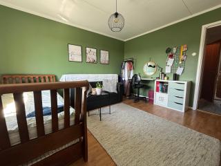 The Yellow Townhouse - 7