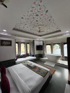 Hide-In Udaipur - A Lake View Boutique hotel - 2