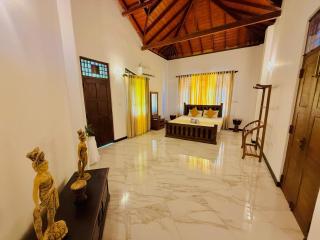 Sky Palace Hikka - 2