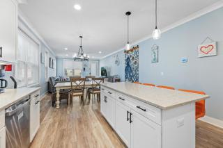 Cozy Shoregri La! - Beach block! - 3