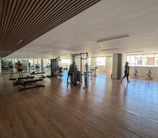 1BR Condo with Balcony I Pool I Gym Near Airport and Mall - 9