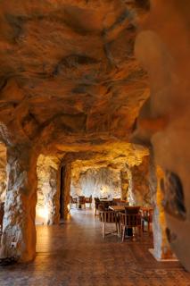 SWAR Kasauli - Suites, Cuisine, Bar & Cave Club - 7